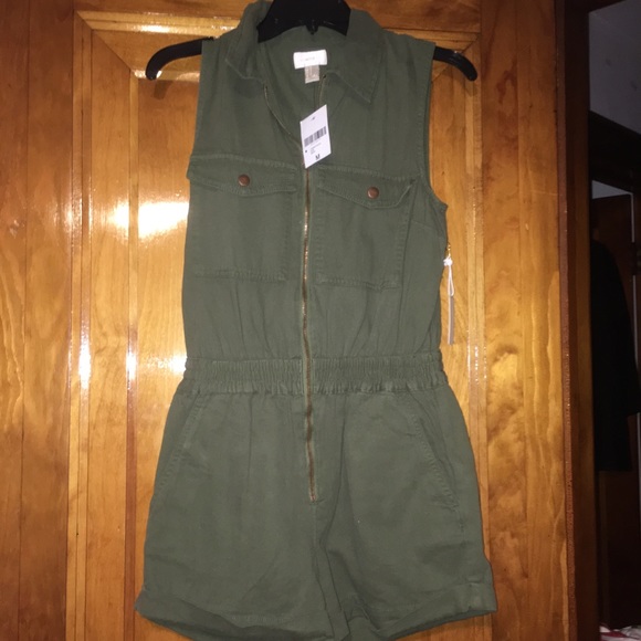 New denim zip up romper - Picture 2 of 4